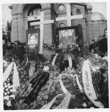 O casa total inedita,cum nu ai mai vazut !!!! Inmormantarea Actorului Toma Caragiu È™i A Regizorului Alexandru BocÄƒneÈ› La Cimitirul È™erban VodÄƒ Bellu Bucurestiul Meu Drag