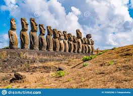 Basalts and andesitic rocks are characteristic, and soils are predominately loams and clays. Die Beruhmten Funfzehn Moai Bei Ahu Tongariki Auf Rapa Nui Oder Osterinsel Stockfoto Bild Von Frech Leuchte 152832902