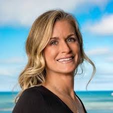 Stephanie Maloney's Instagram, Twitter & Facebook