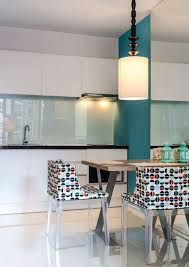 Verre Laque Colore De La Couleur Dans Votre Interieur Miroiterie Righetti Credence Cuisine Verre Cuisine Verre Credence Cuisine