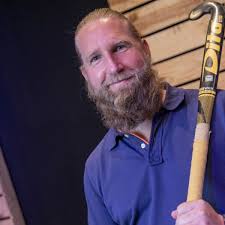 Adrian Lock seguirá al frente de las Redsticks hasta 2024