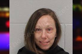 Amanda Hewett's Instagram, Twitter & Facebook