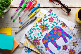 Dengan menggambar, mereka akan bebas berekspresi dalam berbagai macam warna pilihan. Lagi Bosan Atau Nggak Ada Kerjaan 10 Rekomendasi Buku Warna Untuk Orang Dewasa Ini Bisa Menjadi