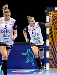 Februar 1999 i oslo, norge) er en norsk håndboldspiller, der spiller for vipers kristiansand og norges kvindehåndboldlandshold. Irresistible Vipers Stregspiller