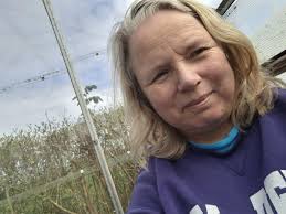 AW i växthuset. En månad gammal i rollen som Kommundirektör i Svalövs  kommun. Tid för reflektion. Med all respekt för alla tidigare spännande  uppdrag jag har haft