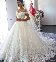 We make breathtaking wedding dresses for fashion forward brides like you. Grosshandel Luxusspitze Ballkleid Langarm Brautkleider 2021 Gelinlik Schatz Sheer Back Princess Illusion Applique Brautkleider Von Aiyawedding 112 03 Auf De Dhgate Com Dhgate