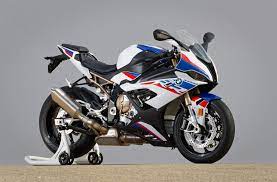Always pushing to the limit and in search of the ideal line, you've got 205 hp beneath you. News Dealers Halt Deliveries Of New Bmw S1000rr Adrenaline Culture Of Motorcycle And Speed