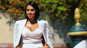 The girlfriend of footballer cristiano ronaldo, 27, slipped into a. Georgina Rodriguez Recorda Dificuldades Sei O Que E Comecar Por Baixo