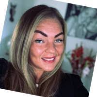 Carly Obrien's Instagram, Twitter & Facebook