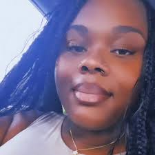 Do anybody know someone that can do me some Small knotless butt length  Sunday morning 😩