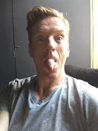Последние твиты от damian lewis (@damianlewisr4r). Damian Lewis On Twitter I Am Sticking Out My Tongue At Eb Text Cure To 70300 Giving 3 Ebtongue Sohanaresearchf Louis Tomlinson
