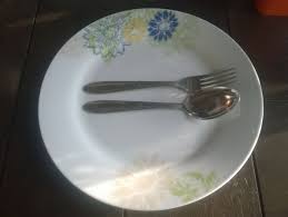 Hal paling penting yang harus kita perhatikan adalah susunan alat makan serta pelengkapnya. 16 Tata Tertib Dan Adab Sopan Di Meja Makan Yang Ibu Saya Ajar