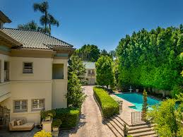 Now a boston celtic, irving is selling his westlake, oh, home. Muhammad Ali S Former Los Angeles Mansion Is For Sale For 17 Million And The Opulent Home Has Hosted Guests From Sylvester Stallone To Barack Obama Business Insider India