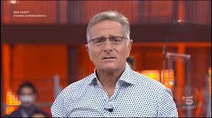 Ecco quando sarà possibile candidarsi al quiz televisivo di paolo bonolis. Avanti Un Altro Regista Avverte Paolo Bonolis Abbiamo Un Problema Lanostratv