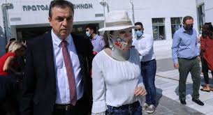 Ο άγνωστος καυγάς, το κατεβασμένο προφίλ και η ύποπτη τσάντα. R2e0bfmnkbgaum