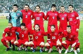 منتخب البرازيل فاز في نهائي كاس العالم 2002 بقيادة رونالدو البرازيلي الذي توج بلقب هداف المونديال بهدفين لصفر لكن مع هذا فاز ميروسلاف كلوزه الهداف التاريخي لكاس العالم بالحذاء الفضي وكابتن الفريق أوليفر فاز بالكرة الذهبية كافضل. ØµØ­ÙŠÙØ© Ø§Ù„Ø£ÙŠØ§Ù… ØªØ±ÙƒÙŠØ§ ØªØ³Ø¹Ù‰