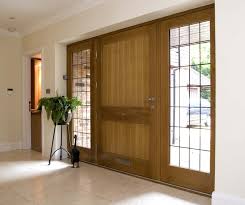 Pintu utama adalah tampak depan bangunan yang mewakili gambaran garis besar dari desain rumah itu sendiri, biasanya terdiri dari dua daun pintu, namun dapat juga berupa satu daun pintu namun berukuran lebar yang lebih besar. Ciri Pintu Kayu Jati Yang Berkualitas Baik Blog Qhomemart