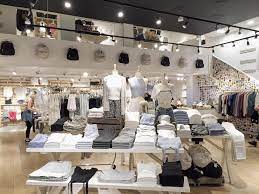 Contact brandy melville europe on messenger. Brandy Melville Stores Facebook