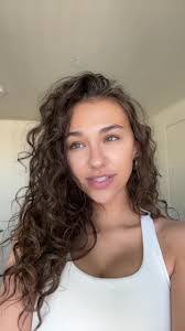 Emma Erdman's Instagram, Twitter & Facebook