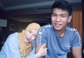 Jangan lupa komen yang baik baik sahaja. Sorry Sayang Tak Ingat Lokasi Pertama Bercinta Eyra Hazali Tarik Muka Dengan Suami Media Hiburan