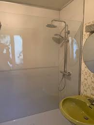 Gleichzeitig wird die alte toilette erneuert. Wanne Raus Dusche Rein Bader Ohne Fliesen At