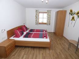 Des weiteren beträgt die durchschnittsgröße dieser ferienunterkünfte 66 m² und der durchschnittliche preis 84 € für eine nacht. Bayerischer Wald Behindertengerechte Ferienwohnung Fur Rollstuhlfahrer Unterkunft