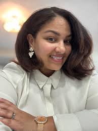 I'm a daughter of immigrants. Granddaughter of immigrants.  Great-granddaughter of immigrants. I'm the first generation in my family to  be born in the United States, go to school here, graduate college here,