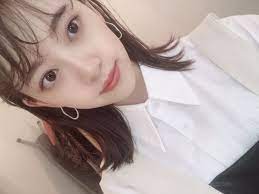 身の回りにキラキラをたくさんつけたい airpods 次は落とさないようにしなきゃ もうニットきはじめちゃってる 早いかな arみてね では 乃木坂 乃木坂46 堀未央奈 未央