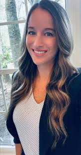 Lorraine Arnett's Instagram, Twitter & Facebook