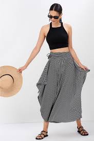 Kadin Siyah Ekru Asimetrik Etek Etek Renkli Etek Modelleri Moda Trend Modeller Kadin Butik Etek Asimetrik Etek Kadin