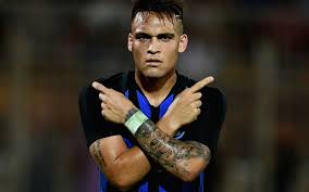 A martinez was born on september 27, 1948 in glendale, california, usa as adolph larrue martinez iii. Lautaro Martinez Bakal Ditukar Messi Ini Jawaban Dari Inter Bola Bisnis Com
