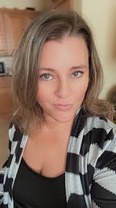 Crystal Sinor's Instagram, Twitter & Facebook