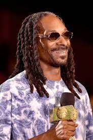 45 Times Snoop Dogg Was Hair Goals Essence Snoop Dogg Snoop Long Hair Styles