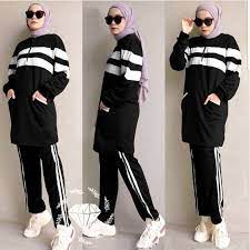 Model baju olah raga wanita terbaru,model busana olahraga muslimah,jual baju senam,jual baju gowes. Setelan Baju Olahraga Sepeda Stelan Muslim Olahraga Muslimah Baju Olahraga Wanita Modis Sport Shopee Indonesia