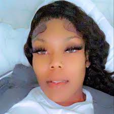 Keke Moore's Instagram, Twitter & Facebook