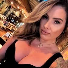 Cynthia Gracie's Instagram, Twitter & Facebook