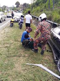 Anggota tentera maut kereta berlanggar pokok. Anggota Tentera Maut Kereta Berlanggar Pokok