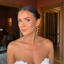 Leah Rennie's Instagram, Twitter & Facebook