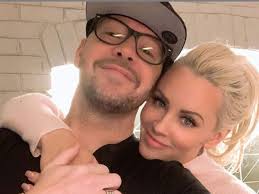 The couple were cute and casual as they shared the clip from home. Jenny Mccarthy Donnie Wahlberg S New Year Celebration Was About Giving Back To Society Leaves 2020 Tip For Waitress The Economic Times