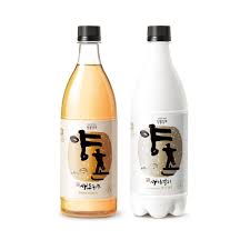 Packaging Design For Yangchon Makgeolli Alcoholic Rice Beverages By Taehee Lee Wine Bottle Design Packaging Design Wine Packaging Design