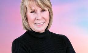 Nancy Mazurek's Instagram, Twitter & Facebook