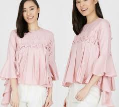 Mulai dari lengan pendek, lengan panjang untuk muslimah, batik kombinasi untuk kerja. 63 Model Baju Atasan Wanita Terbaru 2020 Lengkap