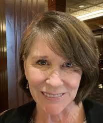 Leah Arnett's Instagram, Twitter & Facebook