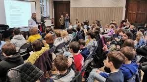 Photo Julien Joubert en visite au conservatoire de Valenciennes :  Je suis ...