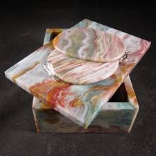 Ocean Wave Jasper From Same Areas Of Madagascar As Ocean Jasper But Lacks The Distinctive Orbs Of Ocean Jasper Ocean Jasper Minerals Crystals Rocks Geology