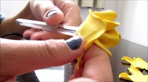 Caneta De Flor De Eva Passo A Passo Que Tal Fazer Uma Caneta Decorada Com Uma Linda Rosa De E V A Simples Barata E Facil Voce Pode Us Canetas De Flores Canetas Decoradas Em Eva Rosas De Eva