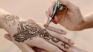 Kumpulan gambar henna tangan lengkap beserta cara membuatnya, tentunya bisa menjadikan referensi dan inspirasi bagi pemula atau profesional. Cara Membuat Mehndi Bubuk Pengganti Kuteks Berbahan Kimia Tribunshopping Com