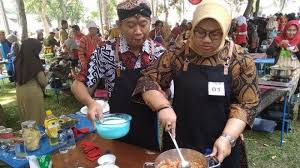 Resep rahasia sambal tumpang kertosono paling laris warisan turun temurun. Bupati Sebut Hasil Lomba Masak Se Opd Sragen Bisa Dipatenkan Jadi Sambel Tumpang Sragen Halaman All Tribun Jateng