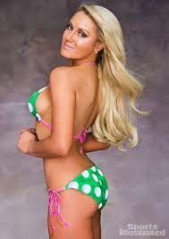 Amy mickelson is the wife of famous golfer phil mickelson. Pro Golfers In The Si Swimsuit Issue Swimsuit Si Com