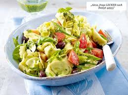 Unser Beliebtes Rezept Fur Tortellini Salat Mit Pesto Und Tomaten Und Mehr Als 55 000 Weitere Kostenlose Rezepte Auf Tortellinisalat Tortellini Leckere Salate